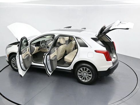 Used 2017 Cadillac XT5 Luxury w/ Driver Awareness Package FWD image 47