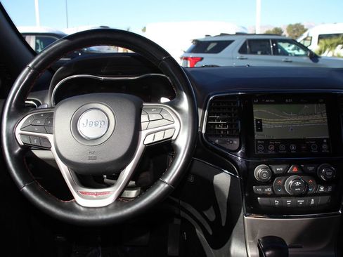 Used 2020 Jeep Grand Cherokee Trailhawk AWD/4WD image 17