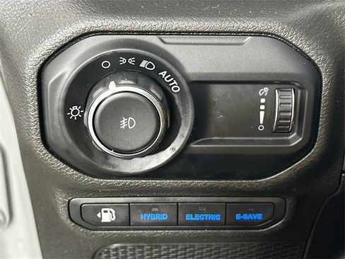 Used 2023 Jeep Wrangler Unlimited Sahara w/ Cold Weather Group image 25