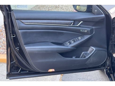 Used 2021 Honda Accord EX-L image 11