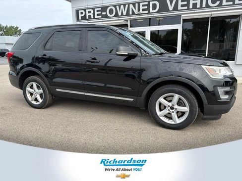 Used 2016 Ford Explorer XLT AWD/4WD image 1