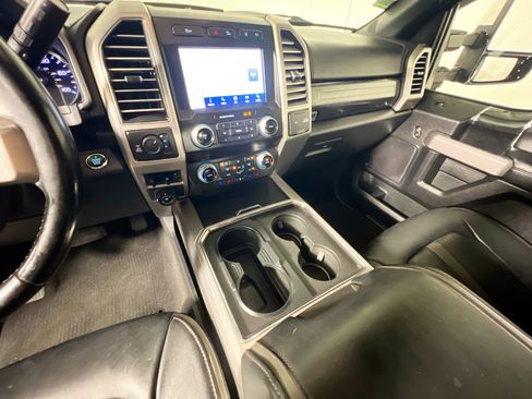 Used 2021 Ford F250 Platinum w/ Tremor Off-Road Package AWD/4WD image 25