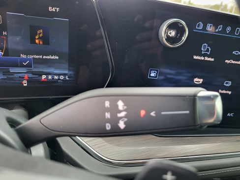 Certified 2025 Chevrolet Tahoe Z71 image 11