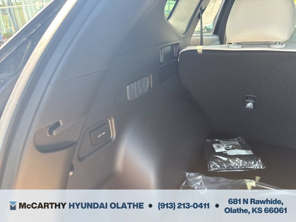 Used 2025 Hyundai Tucson Limited AWD/4WD image 21