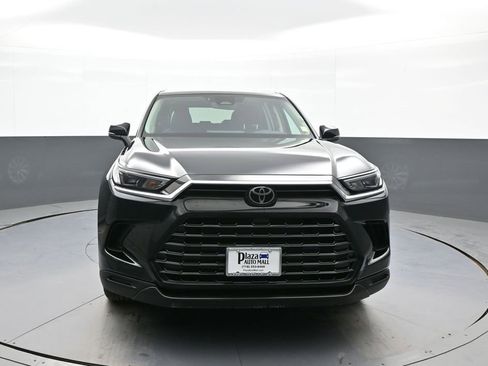 Certified 2025 Toyota Grand Highlander LE image 2