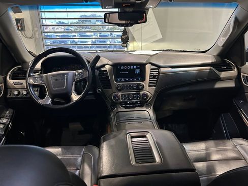 Used 2019 GMC Yukon Denali w/ Denali Ultimate Package AWD/4WD image 27