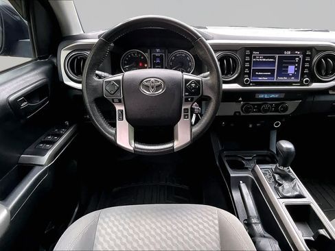 Used 2022 Toyota Tacoma SR5 w/ Technology Package RWD image 6