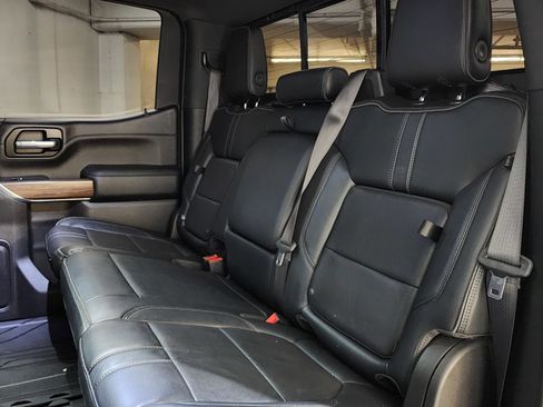 Used 2019 Chevrolet Silverado 1500 High Country w/ Technology Package AWD/4WD image 15
