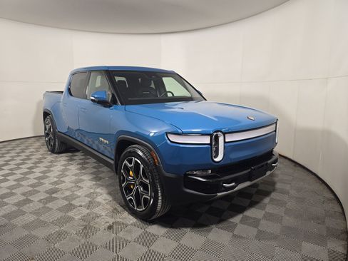 Used 2022 Rivian R1T Adventure image 7