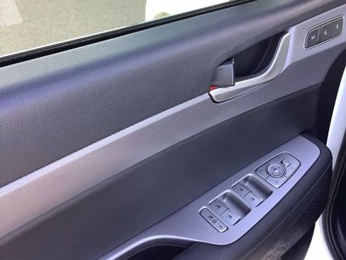 Used 2021 Hyundai Palisade SEL w/ Premium Package image 18