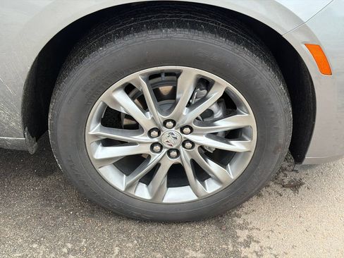 Used 2023 Buick Enclave Avenir w/ Avenir Technology Package FWD image 12