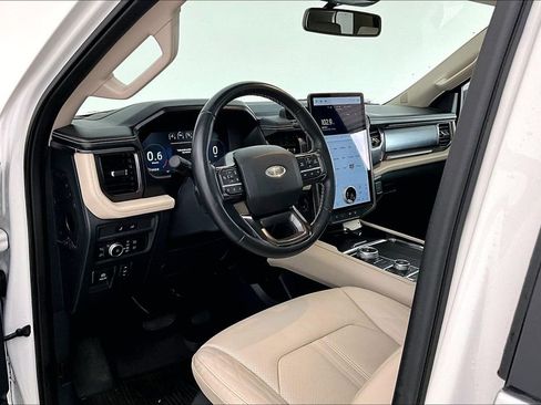 Used 2022 Ford Expedition Platinum image 17