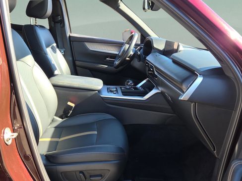 Used 2024 MAZDA CX-90 3.3 Turbo w/ Premium Plus Pkg image 17