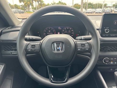 Used 2025 Honda Accord LX image 10
