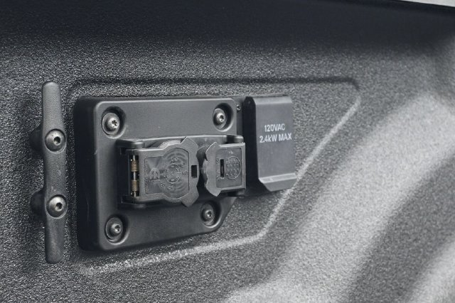New 2026 RAM 3500 Laramie AWD/4WD image 18