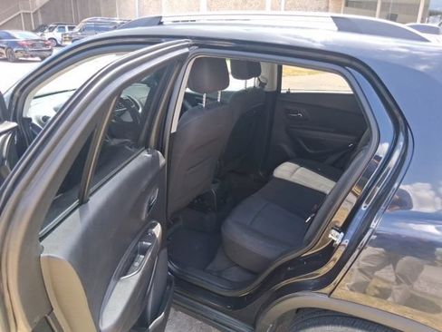 Used 2015 Chevrolet Trax LT w/ LPO, Cargo Package FWD image 9