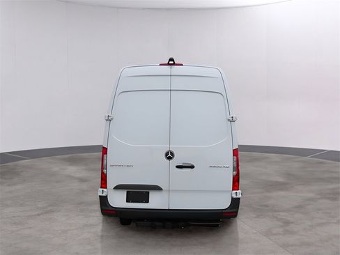 Used 2024 Mercedes-Benz Sprinter 3500 image 6