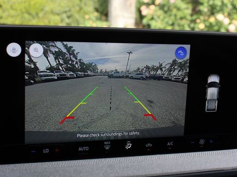 Used 2025 Ford Maverick XLT w/ Equipment Group 302A image 31