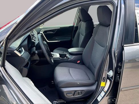 Used 2019 Toyota RAV4 XLE w/ Convenience Package AWD/4WD image 9