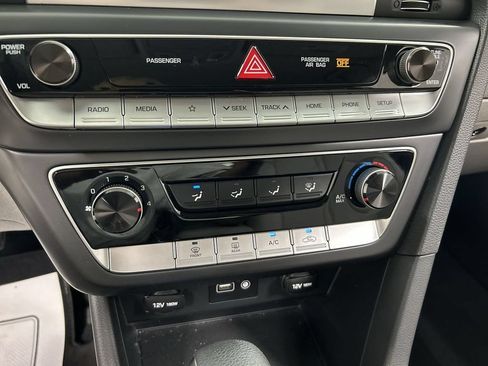 Used 2019 Hyundai Sonata SE FWD image 16