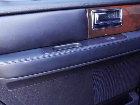 Used 2017 Lincoln Navigator Select image 31