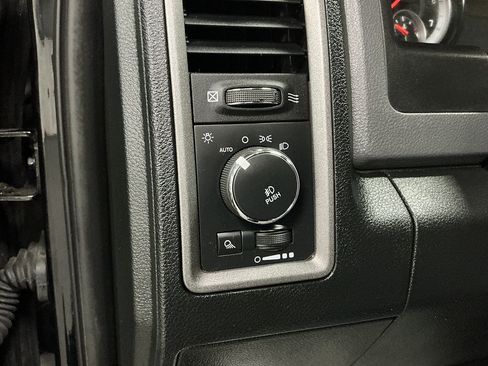 Used 2015 RAM 1500 Express w/ Black Ram 1500 Express Group AWD/4WD image 15