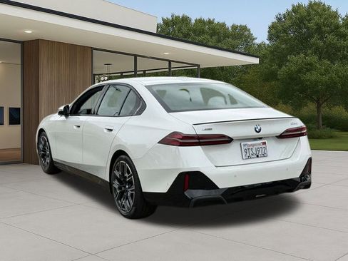 Used 2026 BMW 530i xDrive w/ M Sport Package AWD/4WD image 12