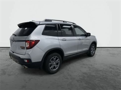 Certified 2025 Honda Passport TrailSport image 4