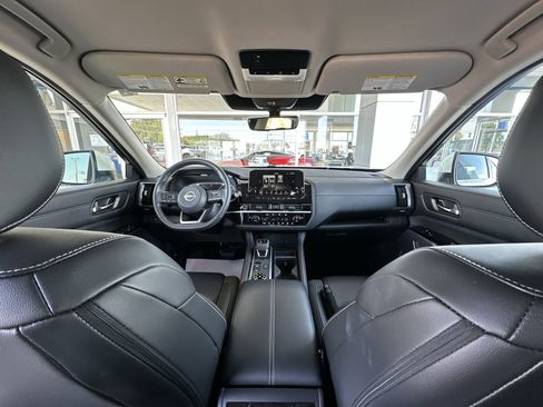 Used 2023 Nissan Pathfinder SL AWD/4WD image 20