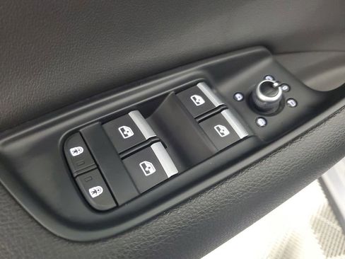 Used 2022 Audi Q7 3.0T Premium AWD/4WD image 21