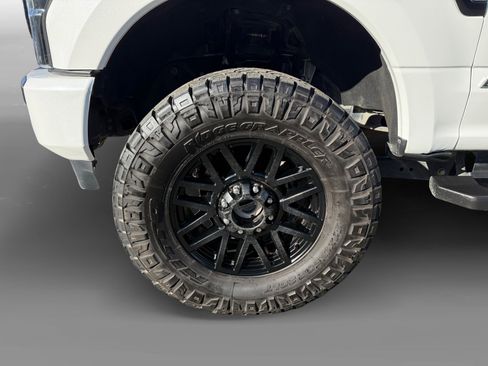 Used 2021 Ford F350 Lariat image 9