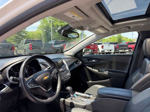 Certified 2018 Chevrolet Malibu LT w/ Leather Package FWD image 17