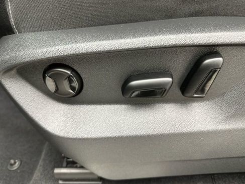 Certified 2025 Volkswagen Atlas SE image 14