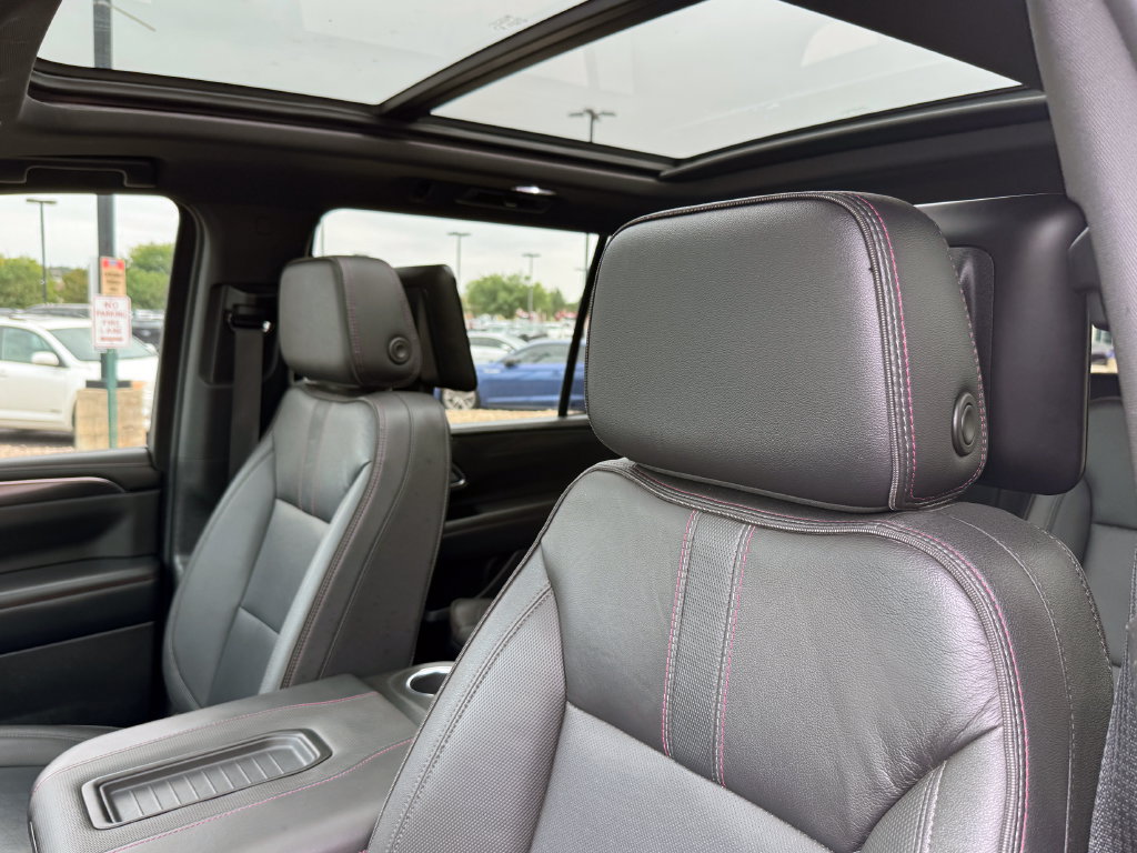 Used 2023 Chevrolet Suburban RST w/ Sport Performance Package AWD/4WD image 23