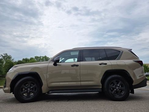 Used 2025 Lexus LX 700h Overtrail AWD/4WD image 24
