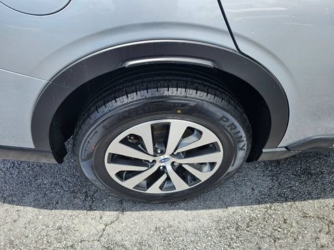 Used 2020 Subaru Outback Premium w/ Popular Package #1 AWD/4WD image 9