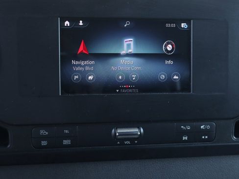 Used 2019 Mercedes-Benz Sprinter 2500 image 33