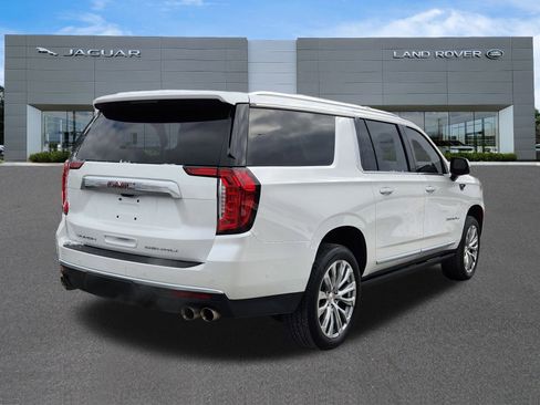 Used 2023 GMC Yukon XL Denali w/ Denali Reserve Package image 4