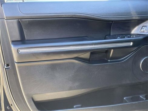 Certified 2021 Ford Expedition XLT image 15