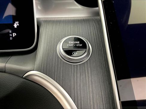 Certified 2025 Mercedes-Benz GLC 43 AMG 4MATIC image 37