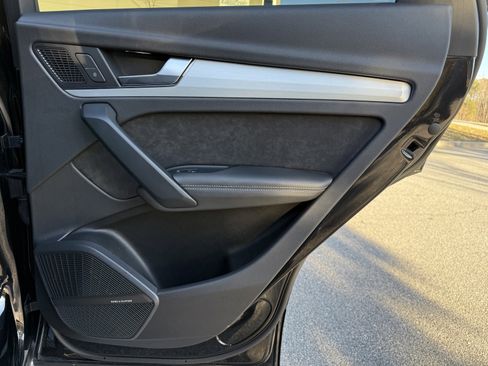 Used 2020 Audi SQ5 Premium Plus w/ Premium Plus Package image 45