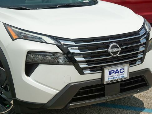 New 2024 Nissan Rogue SV w/ SV Premium Package image 3