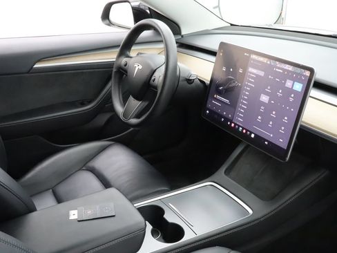 Used 2022 Tesla Model 3 Long Range AWD/4WD image 22