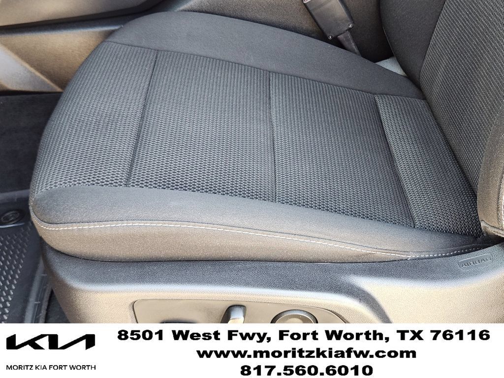 Used 2025 Chevrolet Colorado W/T w/ WT Convenience Package II RWD image 23