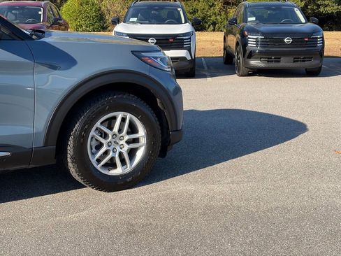 Used 2025 Ford Explorer Active image 8