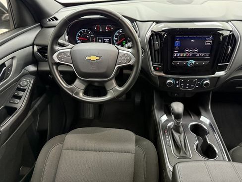 Used 2023 Chevrolet Traverse LT image 32