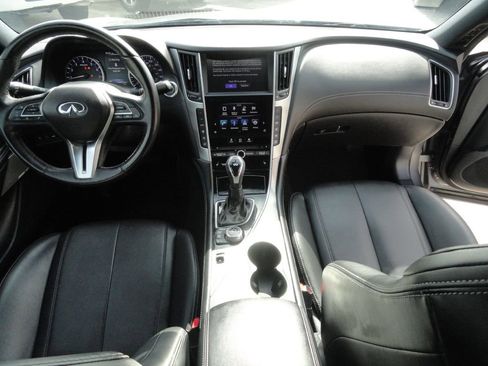 Used 2018 INFINITI Q60 LUXE w/ Sensory Package 2.0T Luxe image 6