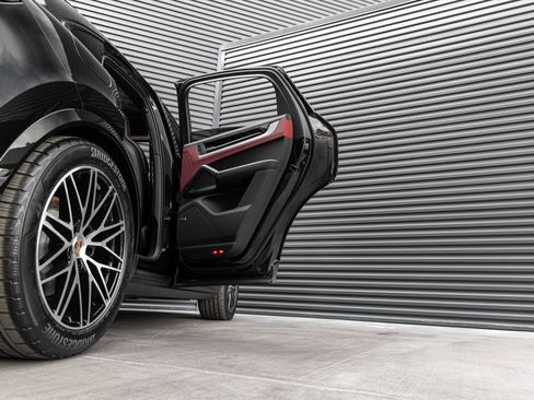 New 2026 Porsche Cayenne E-Hybrid Coupe image 35