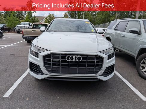 Used 2023 Audi Q8 Premium w/ Convenience Package AWD/4WD image 2