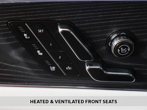 Used 2024 Cadillac Lyriq Sport RWD image 11